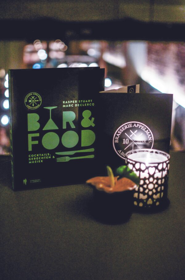 BAR & FOOD
